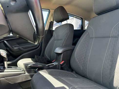 Used 2015 Ford Fiesta SE w/ Equipment Group 201A FWD image 16