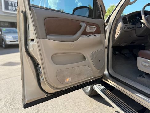 Used 2005 Toyota Sequoia SR5 RWD image 64