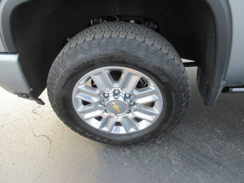Certified 2024 Chevrolet Silverado 2500 High Country w/ High Country Premium Package AWD/4WD image 15