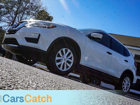 Used 2017 Nissan Rogue S image 4