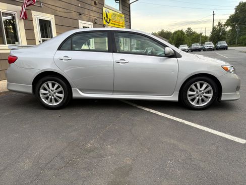 Used 2009 Toyota Corolla S FWD image 4
