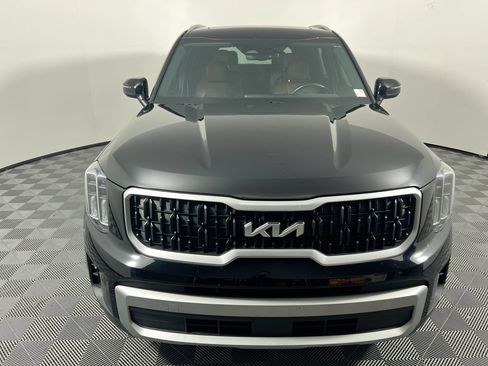 Certified 2024 Kia Telluride EX w/ EX Captain's Chair Package FWD image 8