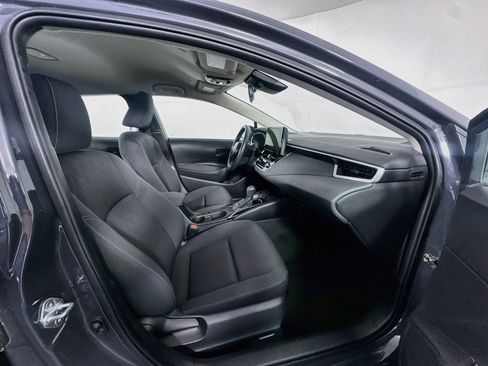 Used 2025 Toyota Corolla LE FWD image 29