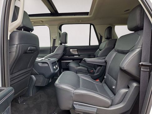 Used 2025 Ford Expedition Max Platinum AWD/4WD image 14