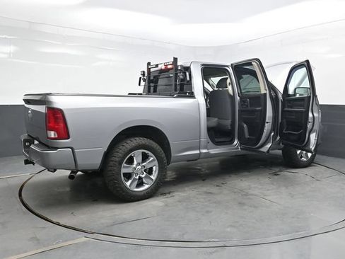 Used 2019 RAM 1500 Express AWD/4WD image 46