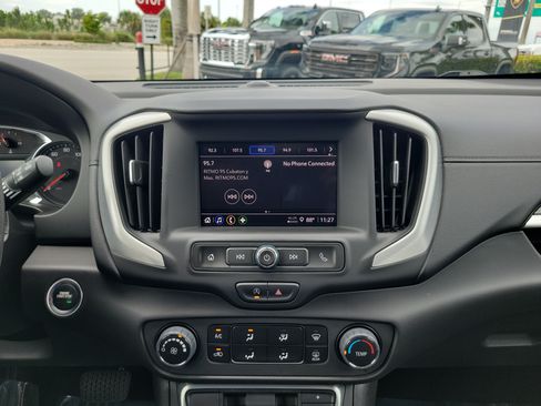 Used 2024 GMC Terrain SLE FWD image 20