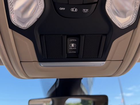 Used 2021 RAM 1500 Big Horn AWD/4WD image 25