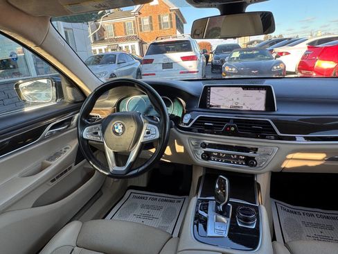 Used 2016 BMW 750i xDrive image 17