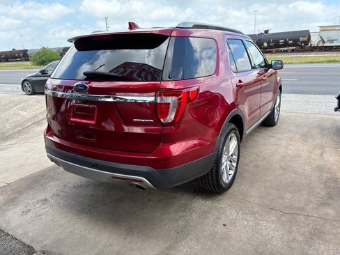Used 2016 Ford Explorer XLT w/ Equipment Group 202A FWD image 36