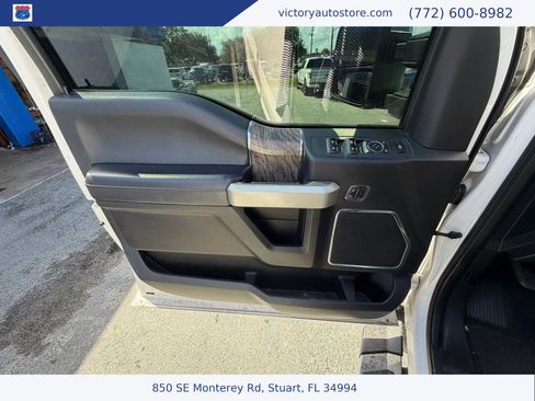 Used 2017 Ford F250 Lariat w/ Lariat Ultimate Package image 32