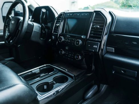 Used 2020 Ford F250 Lariat w/ Lariat Ultimate Package AWD/4WD image 28
