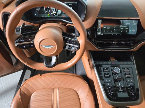 Used 2025 Aston Martin DBX 707 AWD/4WD image 13