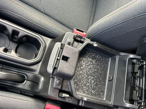 Used 2025 Jeep Wrangler Sport image 18