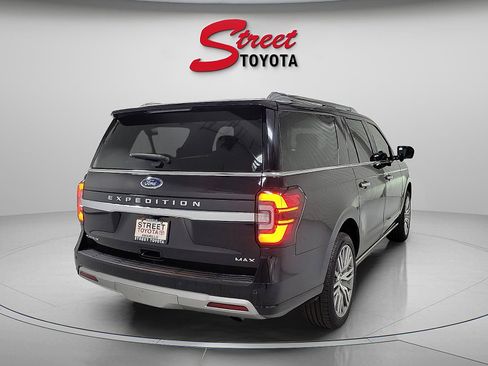 Used 2022 Ford Expedition Max Platinum AWD/4WD image 4