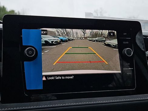 New 2026 Volkswagen Taos SE FWD image 17