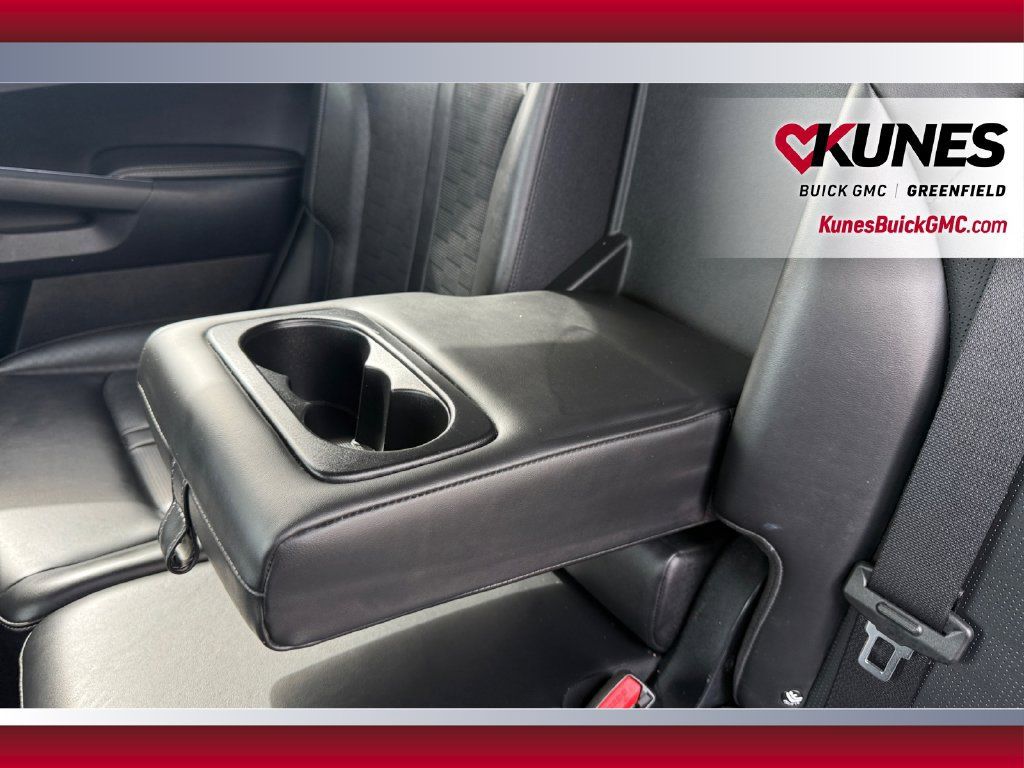 Used 2024 Kia Sorento S FWD image 13