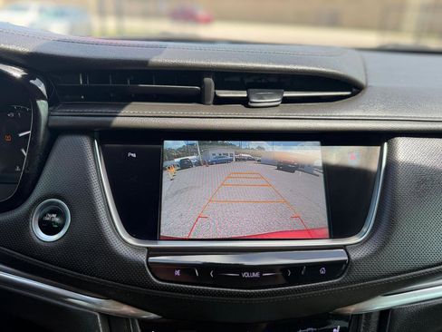 Used 2017 Cadillac XT5 Luxury w/ LPO, Wheel Lock Package FWD image 12