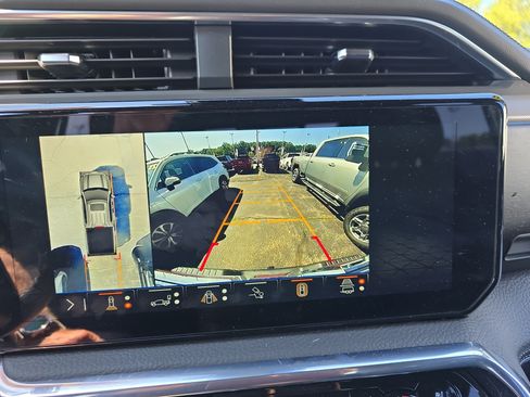 Used 2025 GMC Sierra 1500 Denali AWD/4WD image 31