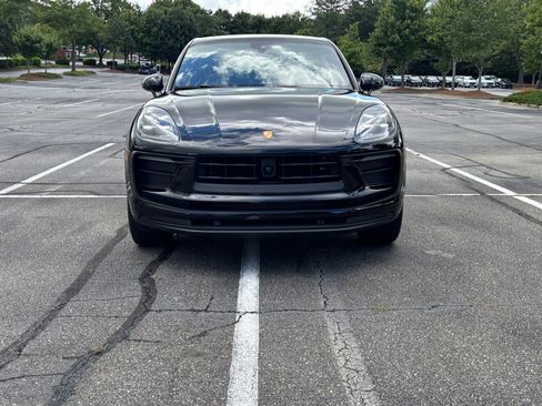 Certified 2024 Porsche Macan image 8