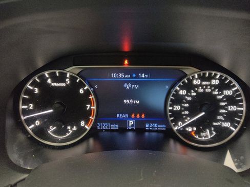 Used 2023 Nissan Altima 2.5 SR w/ SR Premium Package image 23