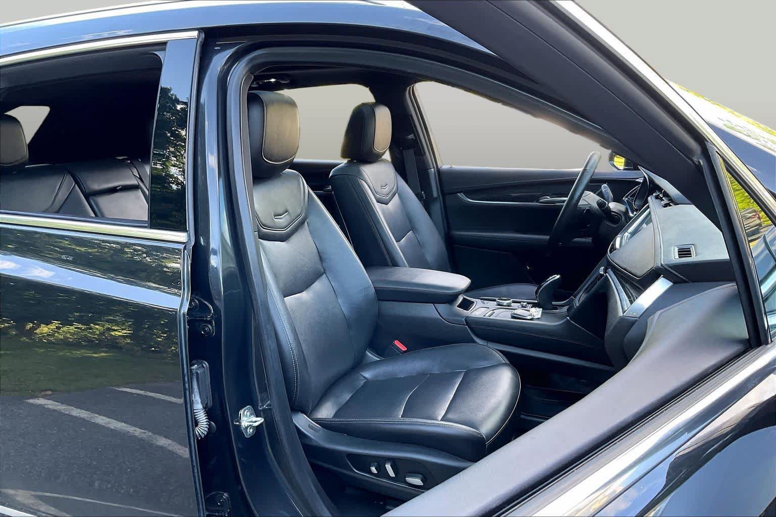Used 2020 Cadillac XT5 Premium Luxury AWD/4WD image 8