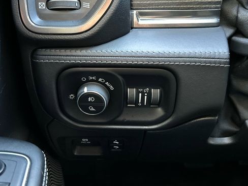 Used 2020 RAM 1500 Limited image 22