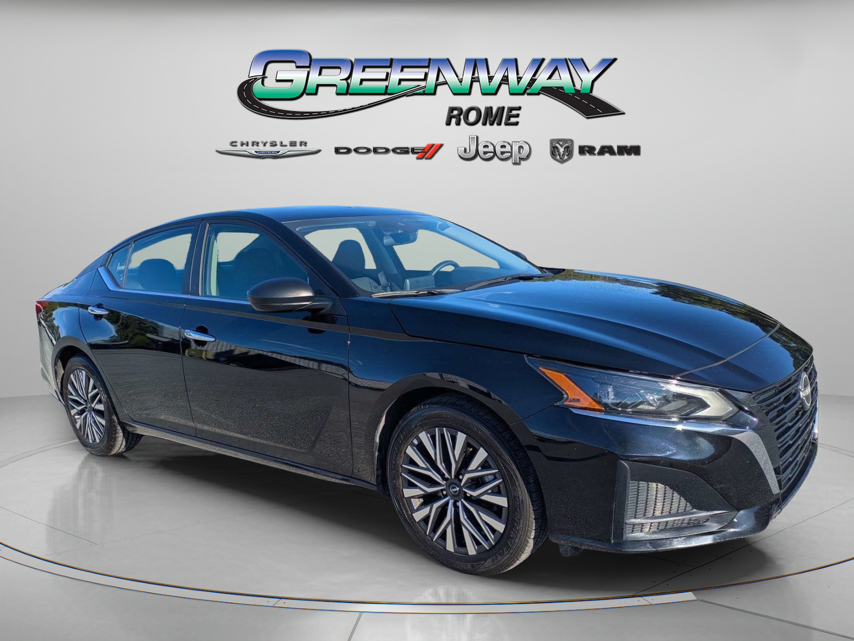 Used 2025 Nissan Altima 2.5 SV FWD image 1