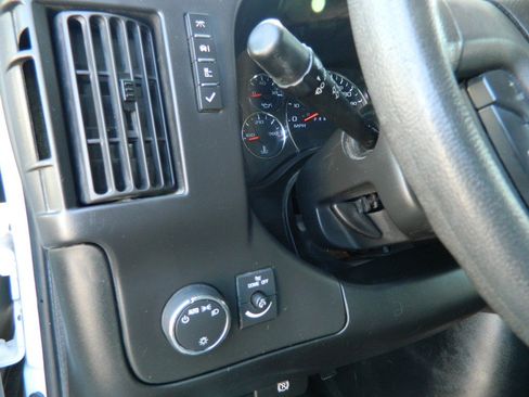 Used 2017 Chevrolet Express 2500 image 20