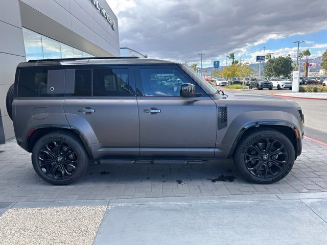 Used 2025 Land Rover Defender 110 AWD/4WD image 4