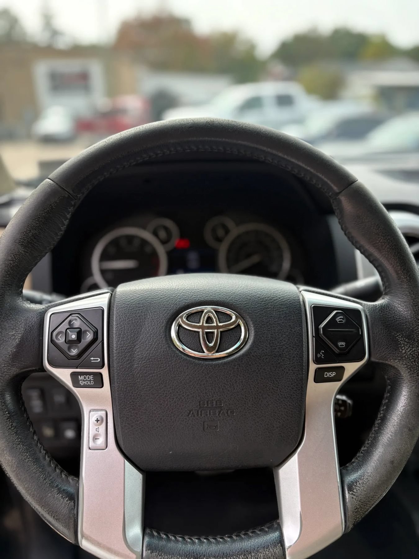 Used 2014 Toyota Tundra Limited w/ Limited Premium Package AWD/4WD image 12