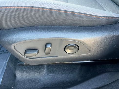 Certified 2025 Chevrolet Traverse LT image 12