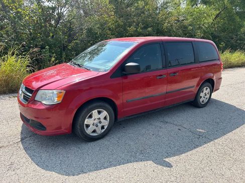 Used 2013 Dodge Grand Caravan American Value Package w/ UConnect Hands-Free Group FWD image 4