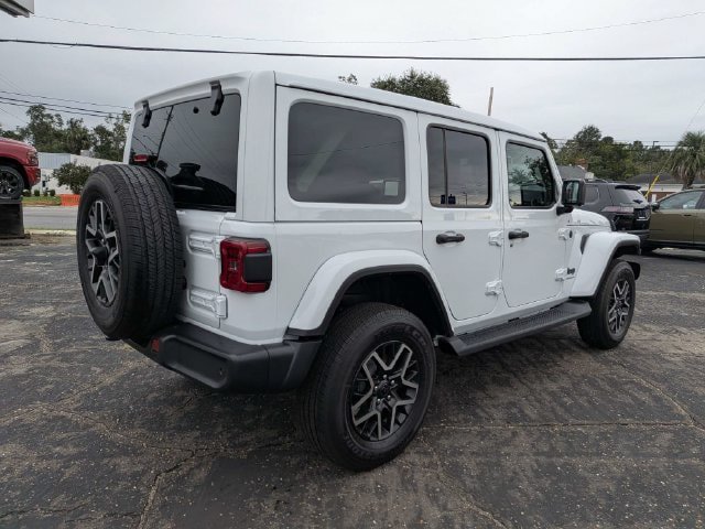 New 2027 Jeep Wrangler Unlimited Sahara AWD/4WD image 4