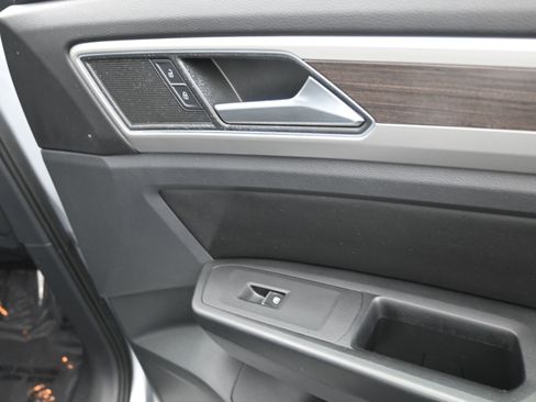 Used 2018 Volkswagen Atlas SE image 5