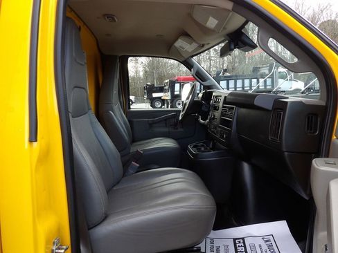 Used 2021 GMC Savana 3500 Extended w/ Power Convenience Package image 27