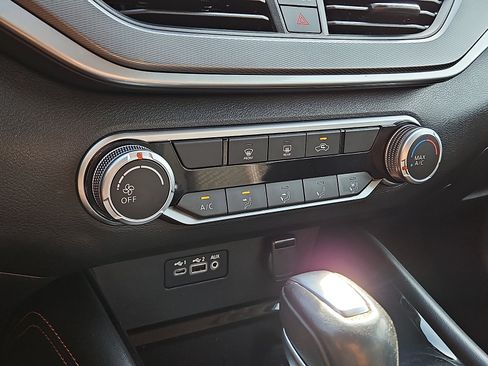 Certified 2024 Nissan Altima 2.5 SR AWD/4WD image 15