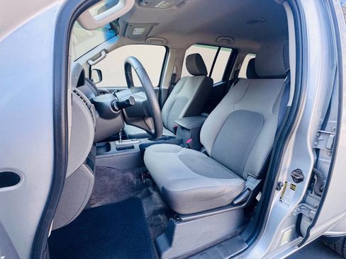 Used 2013 Nissan Xterra X image 19