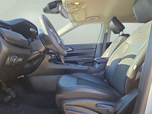 Used 2022 Jeep Compass Trailhawk image 24