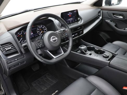 Used 2023 Nissan Rogue SV w/ SV Premium Package image 13