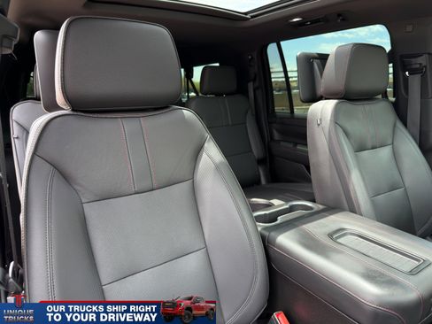 Used 2023 Chevrolet Suburban RST w/ Luxury Package AWD/4WD image 33
