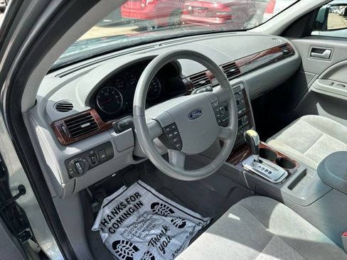Used 2005 Ford Five Hundred SEL FWD image 21