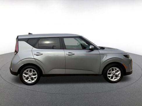 Used 2025 Kia Soul LX w/ LX Technology Package image 16
