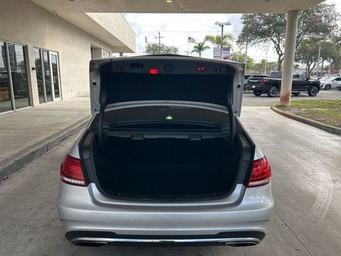 Used 2014 Mercedes-Benz E 550 4MATIC Sedan image 30