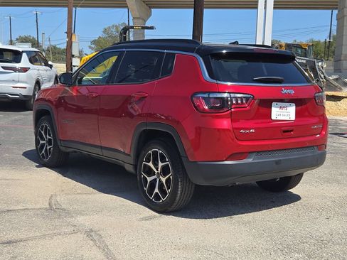 Used 2025 Jeep Compass Limited AWD/4WD image 9