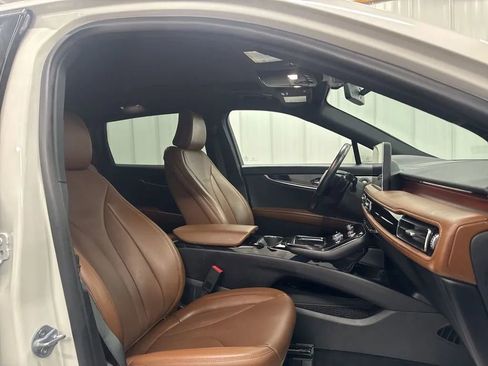 Used 2022 Lincoln Nautilus Reserve w/ Equipment Group 202A image 18