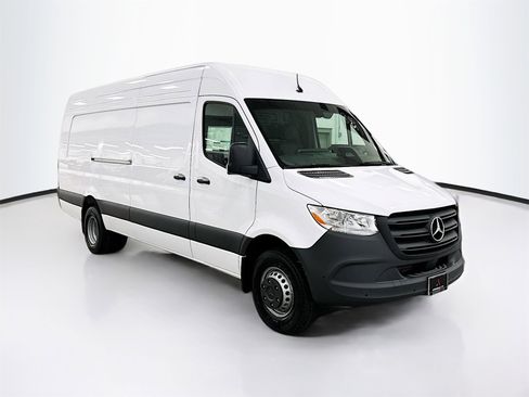 New 2025 Mercedes-Benz Sprinter 3500 image 1