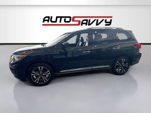 Used 2020 Nissan Pathfinder Platinum FWD image 4