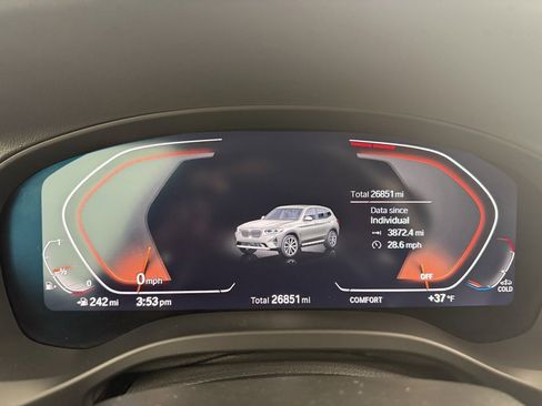 Used 2024 BMW X3 xDrive30i w/ Premium Package w/ZPA image 9