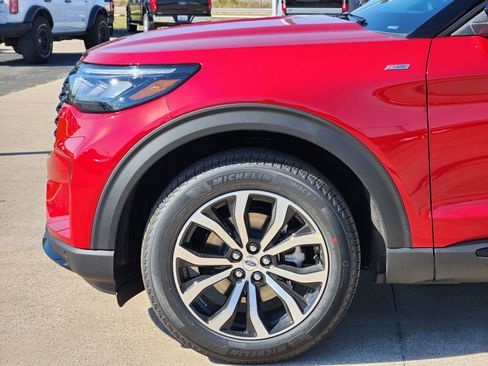 New 2026 Ford Explorer ST-Line image 9