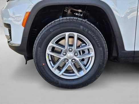 New 2026 Jeep Grand Cherokee L Laredo image 10